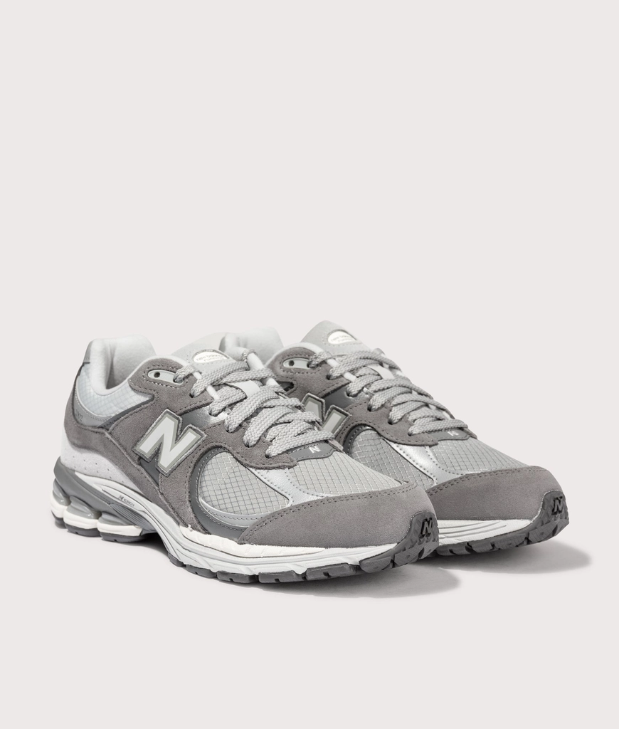 New Balance Mens 2002R Sneakers